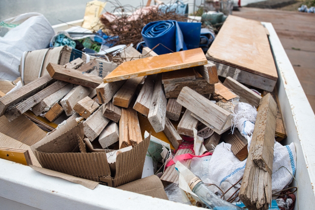 自社リサイクルセンターで分別・仕分け
