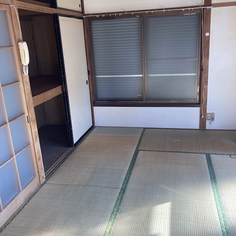 整理後の和室。畳が見える清潔な空間に。