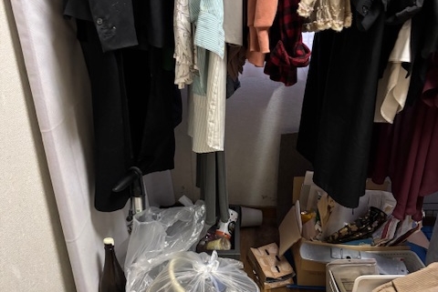 宇都宮市賃貸マンション洋室フローリング黒ずみ確認前状況