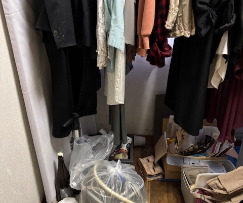 宇都宮市賃貸マンション洋室フローリング黒ずみ確認前状況