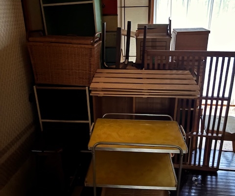 宇都宮市 空き家 家具大量 積み上げ 作業前