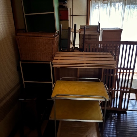 宇都宮市 空き家 家具大量 積み上げ 作業前